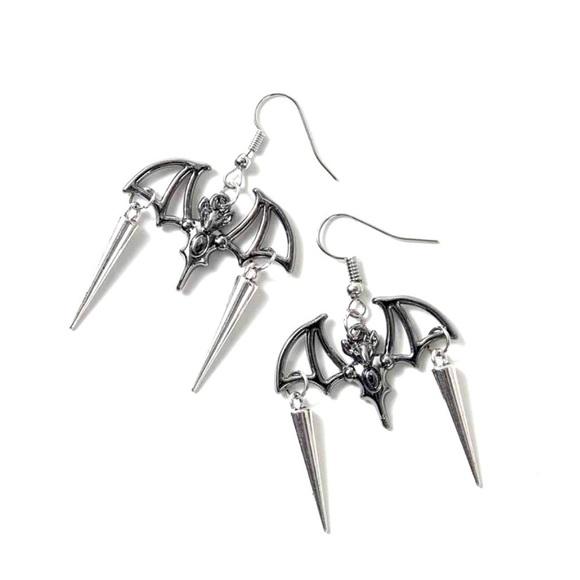 SALE Silver Goth Bat Spike Earrings - Picture 1 of 2